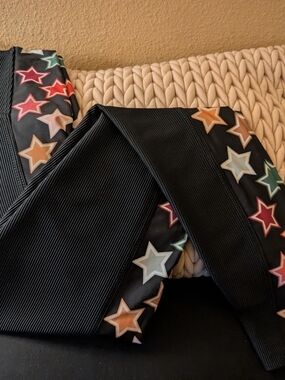 Beach Riot Black Leggings with Multicolor Star Print